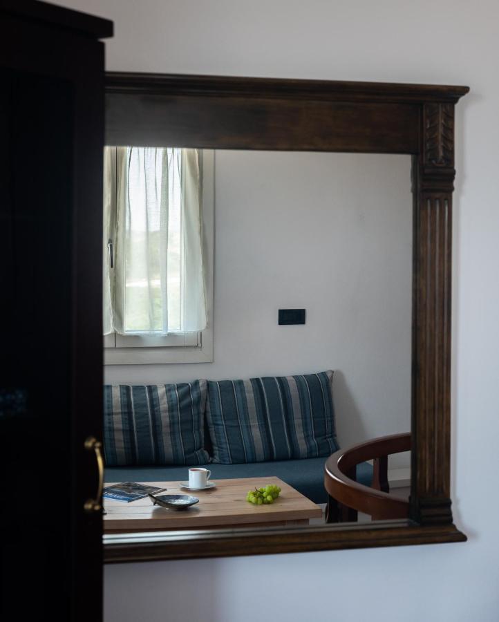Akitos Maisonette Adamantas  Ngoại thất bức ảnh
