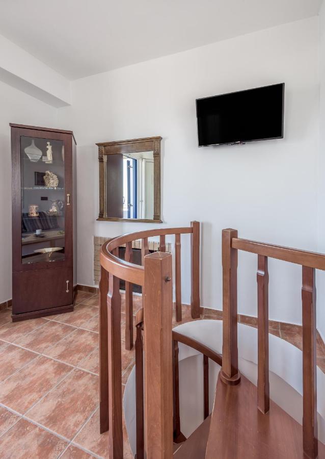 Akitos Maisonette Adamantas  Ngoại thất bức ảnh